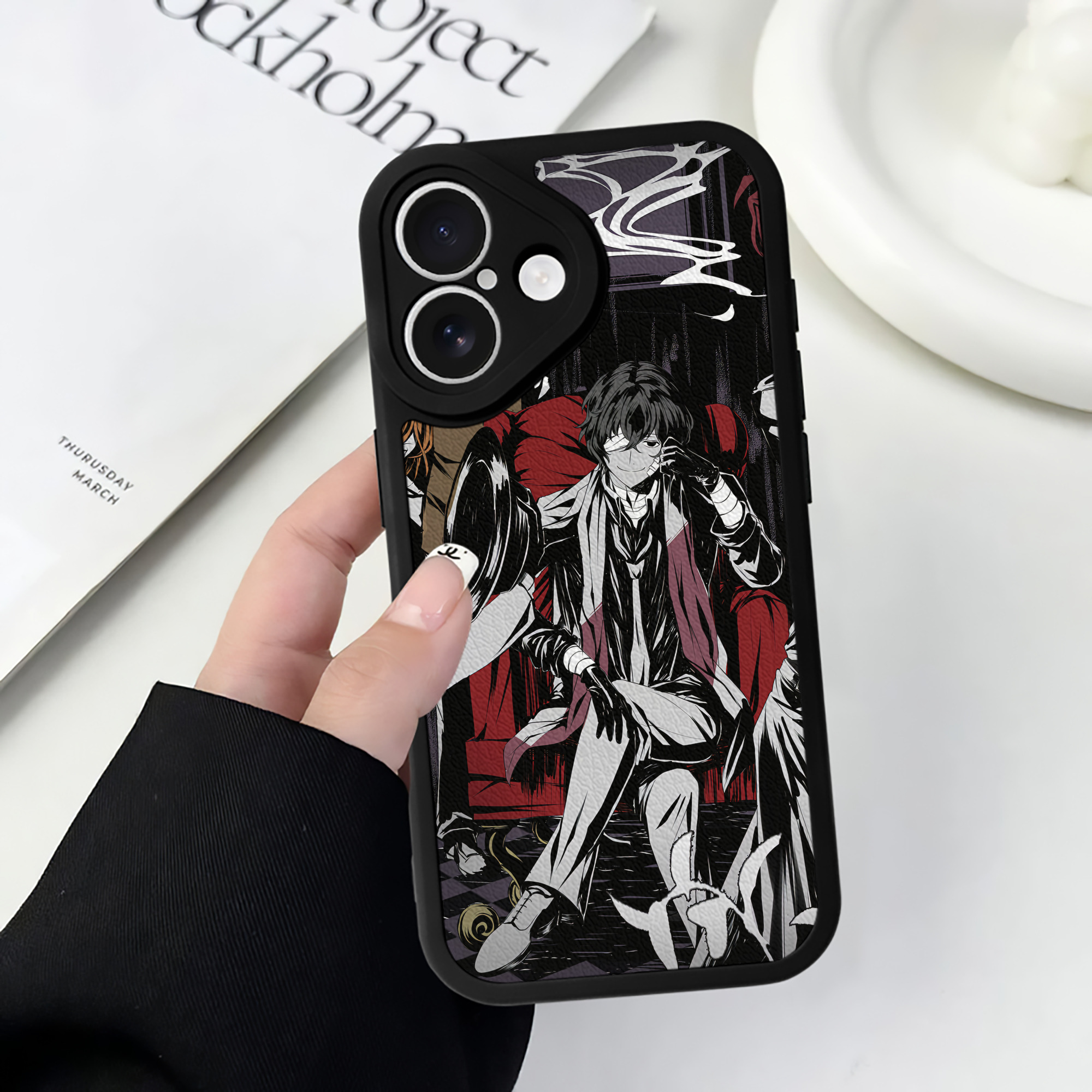 （画像用） 文豪ストレイドッグス Bungo Stray Dogs 【iPhone 16シリーズ対応】シリコンスマホケース（レザー調） 材質：シリコン